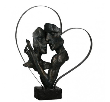 Sculptuur verliefd stel in hart