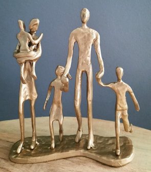 Sculptuur &#039;Familie&#039; goudkleurig