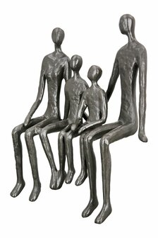 Sculptuur familie (kan op de rand van een tafel/kast)