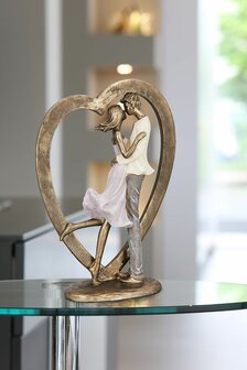 Sculptuur 'Paar in gouden hart'